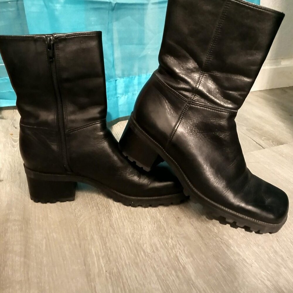 Gianni Bini soft Black leather mid calf boots